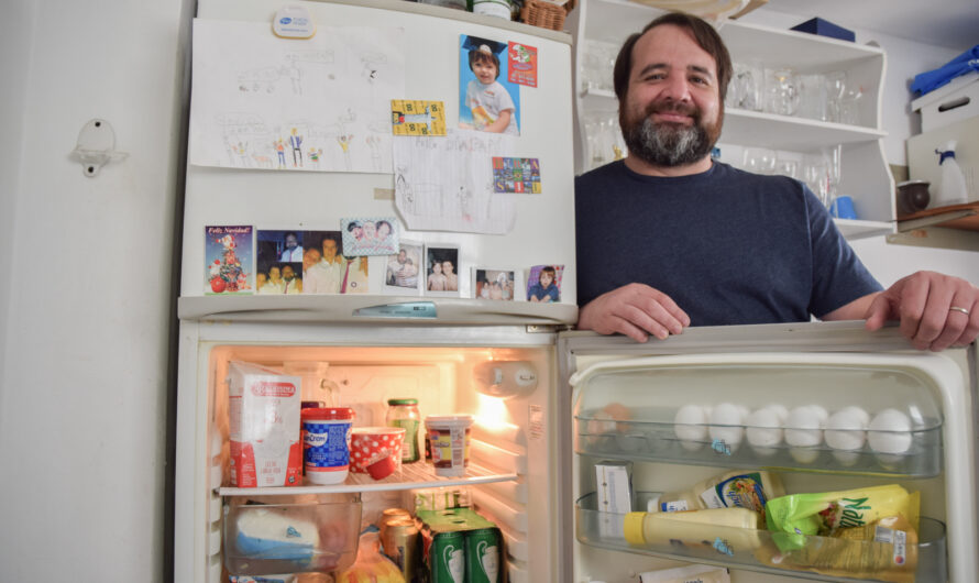 Toto Liera: una heladera hogareña que escapa a la lógica