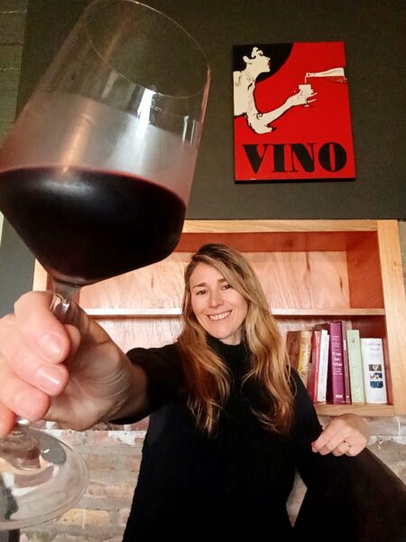 Menú del Flight de Vinos internacionales del evento de Guada Marty con etiquetas de Alemania, Portugal, Chile, Estados Unidos y Francia.