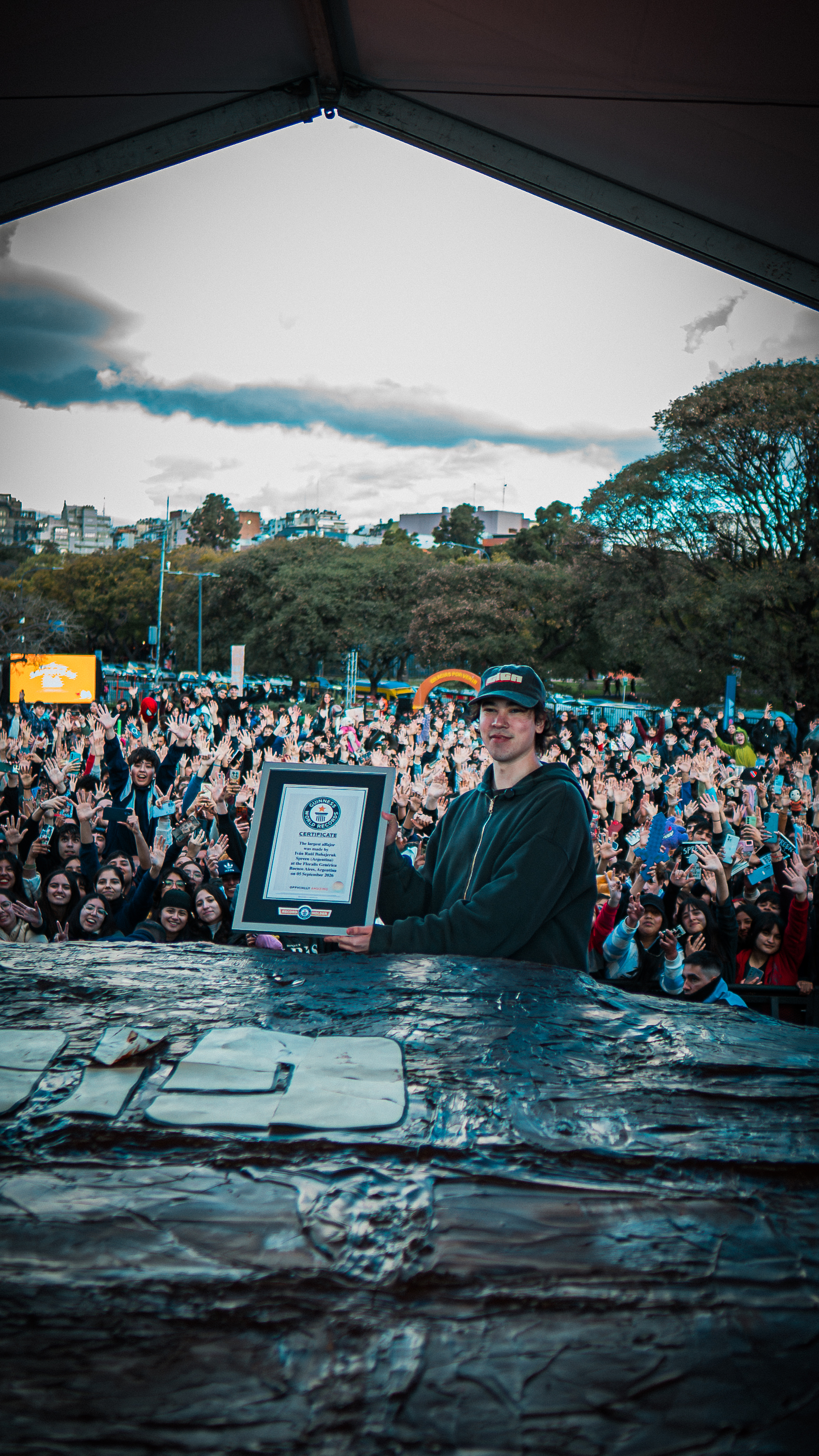 El alfajor más grande del mundo es argentino y entró al Guinness de la mano de Spreen